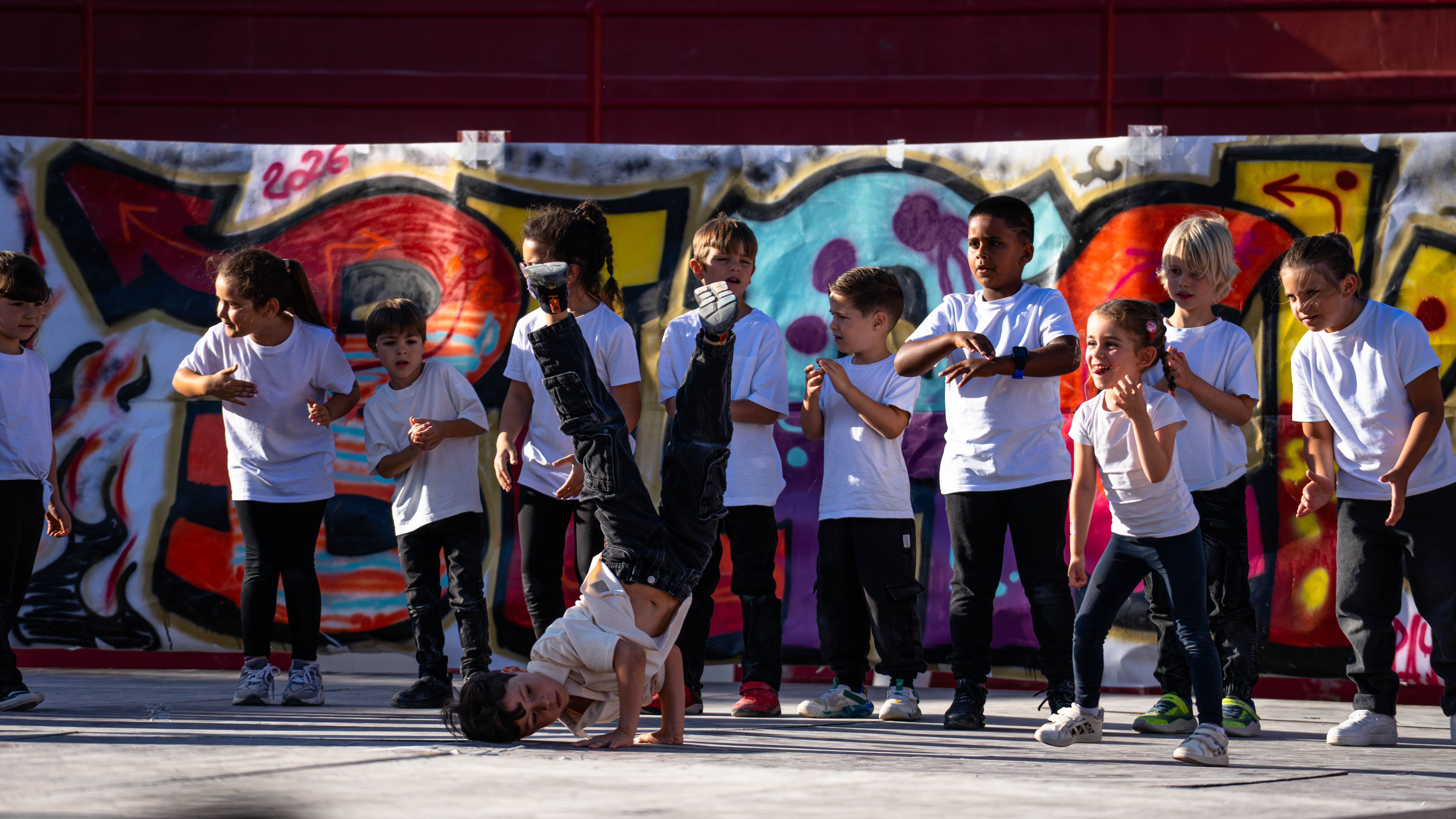 Enfants de SHIVA DANSE en démonstration hip hop à Pérols